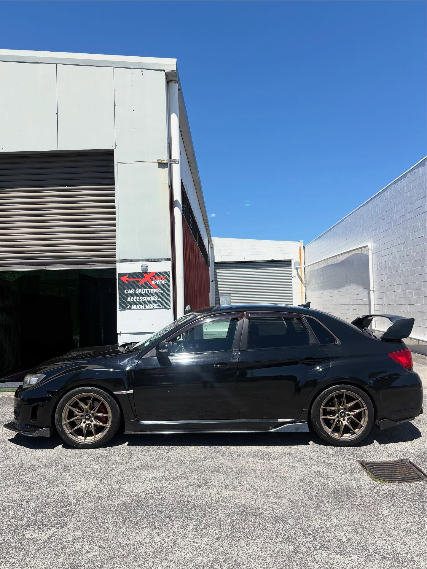 Carbon Design Splitter Set with Flat Finish Front Lip