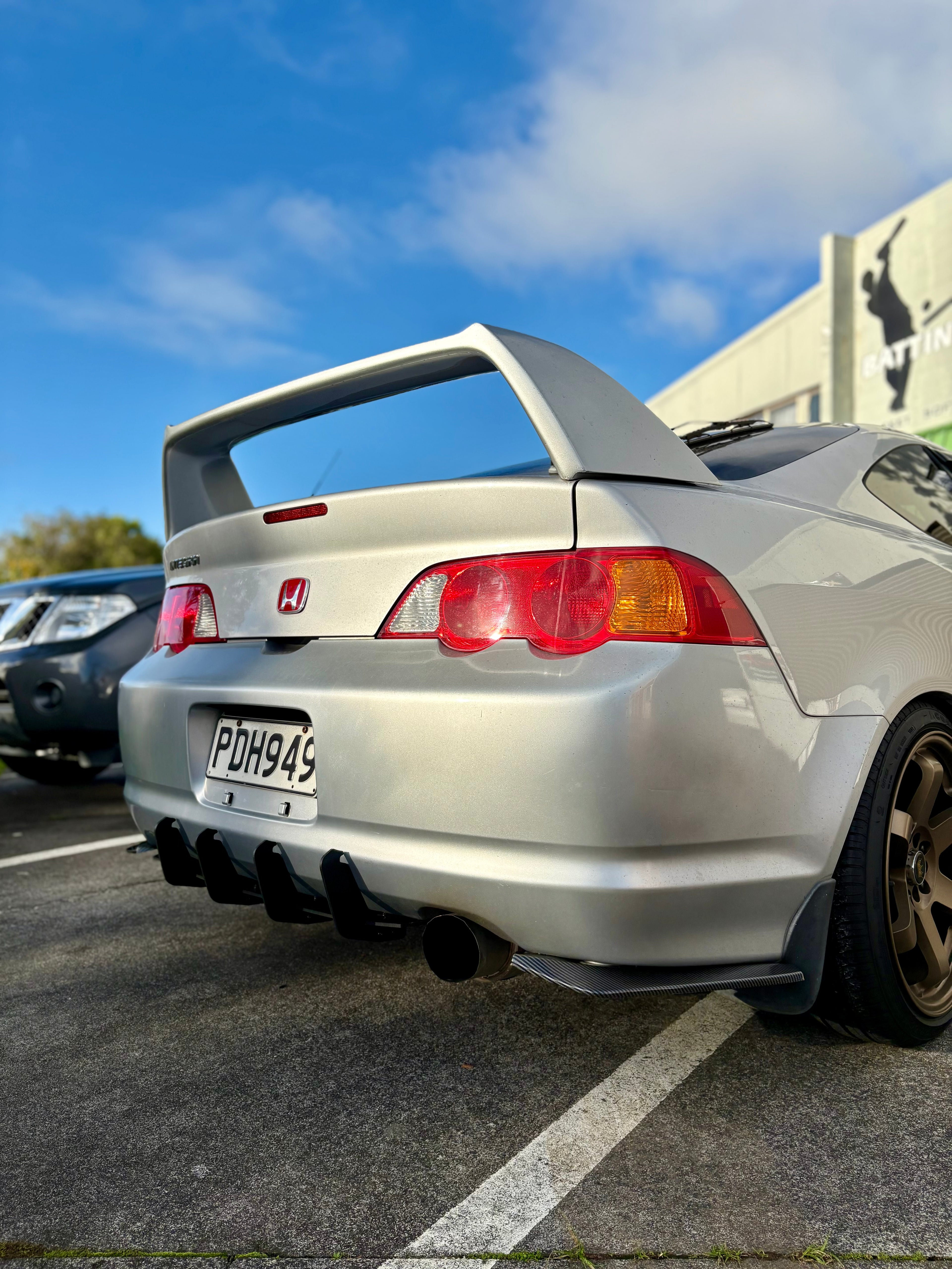 Xtensive 4-Fin Diffuser (Gloss Black)