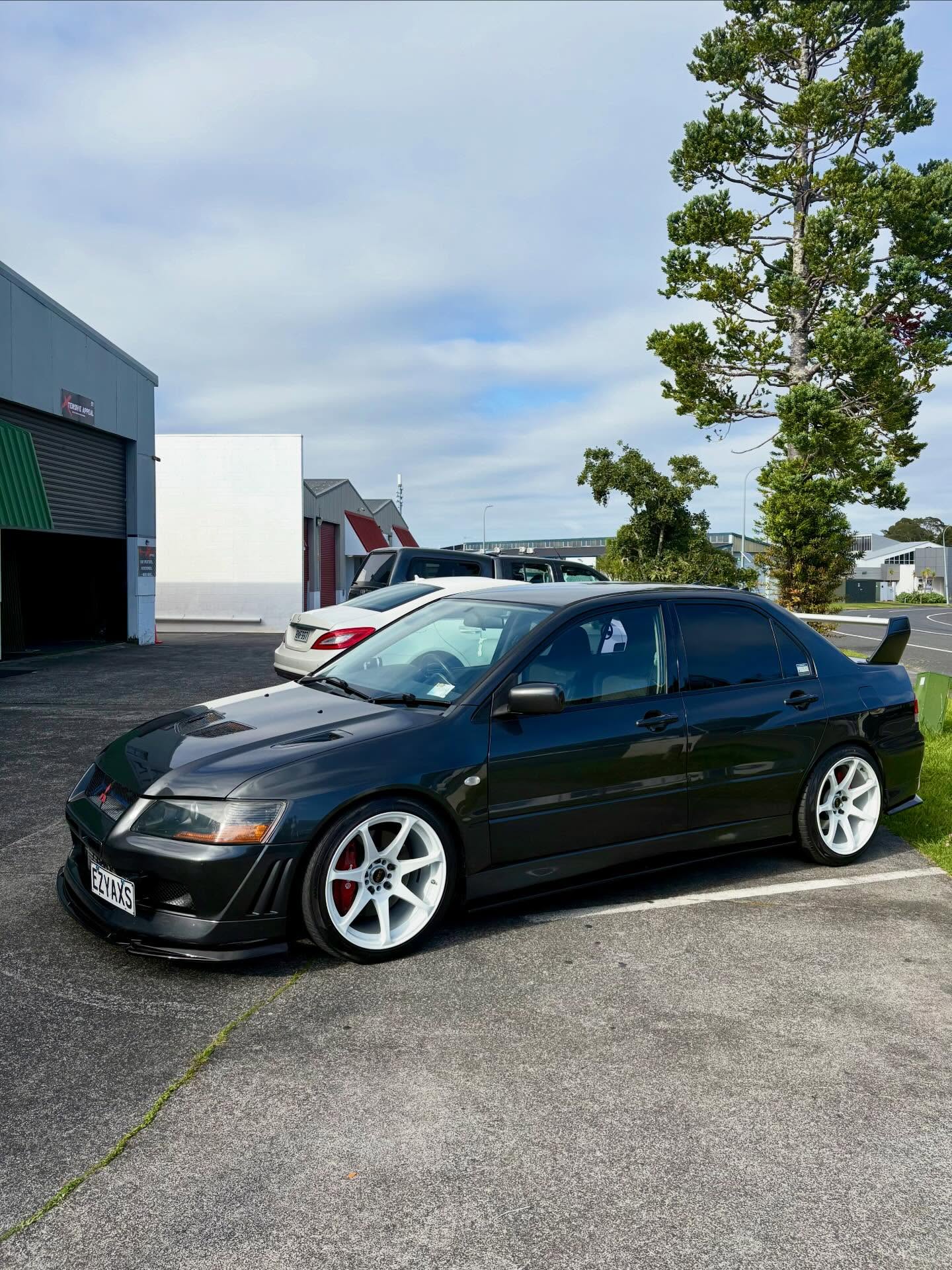 Gloss Black Splitter Set with Xtensive Design Front Lip