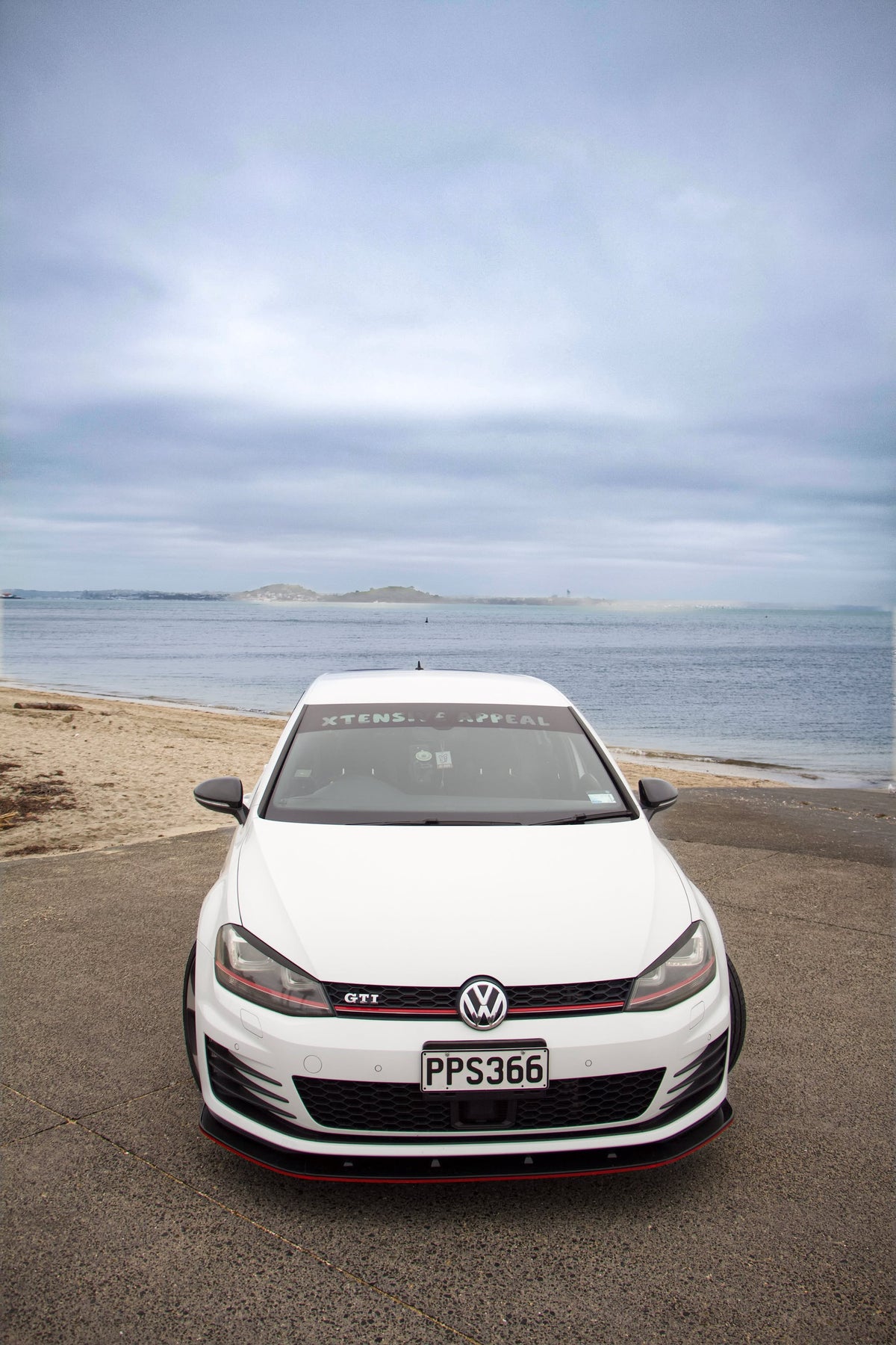 Volkswagen Golf Mk7 / Mk7.5 Front Splitter – Gloss Black
