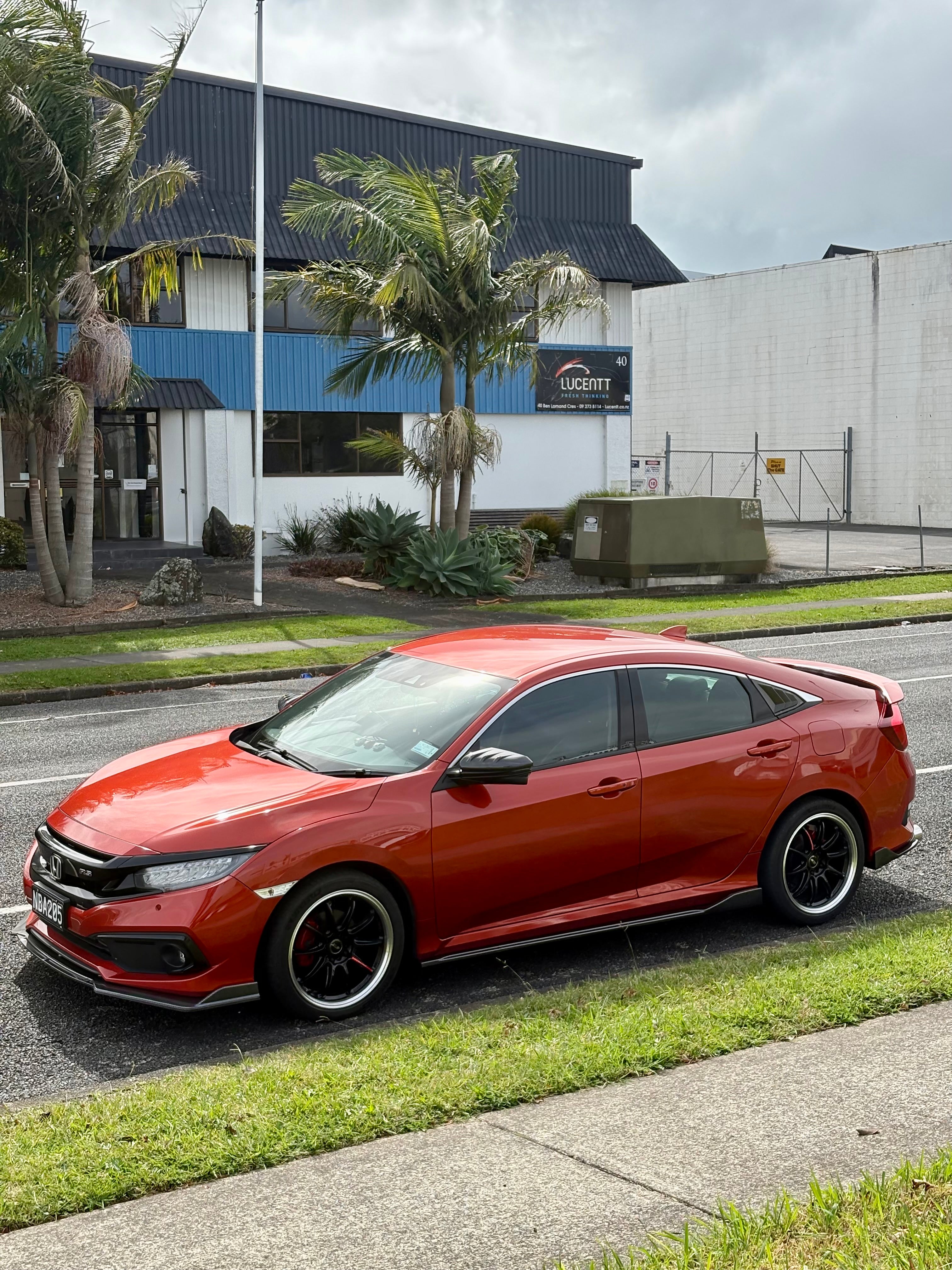 Carbon Design Splitter Set with Clean Finish Front Lip