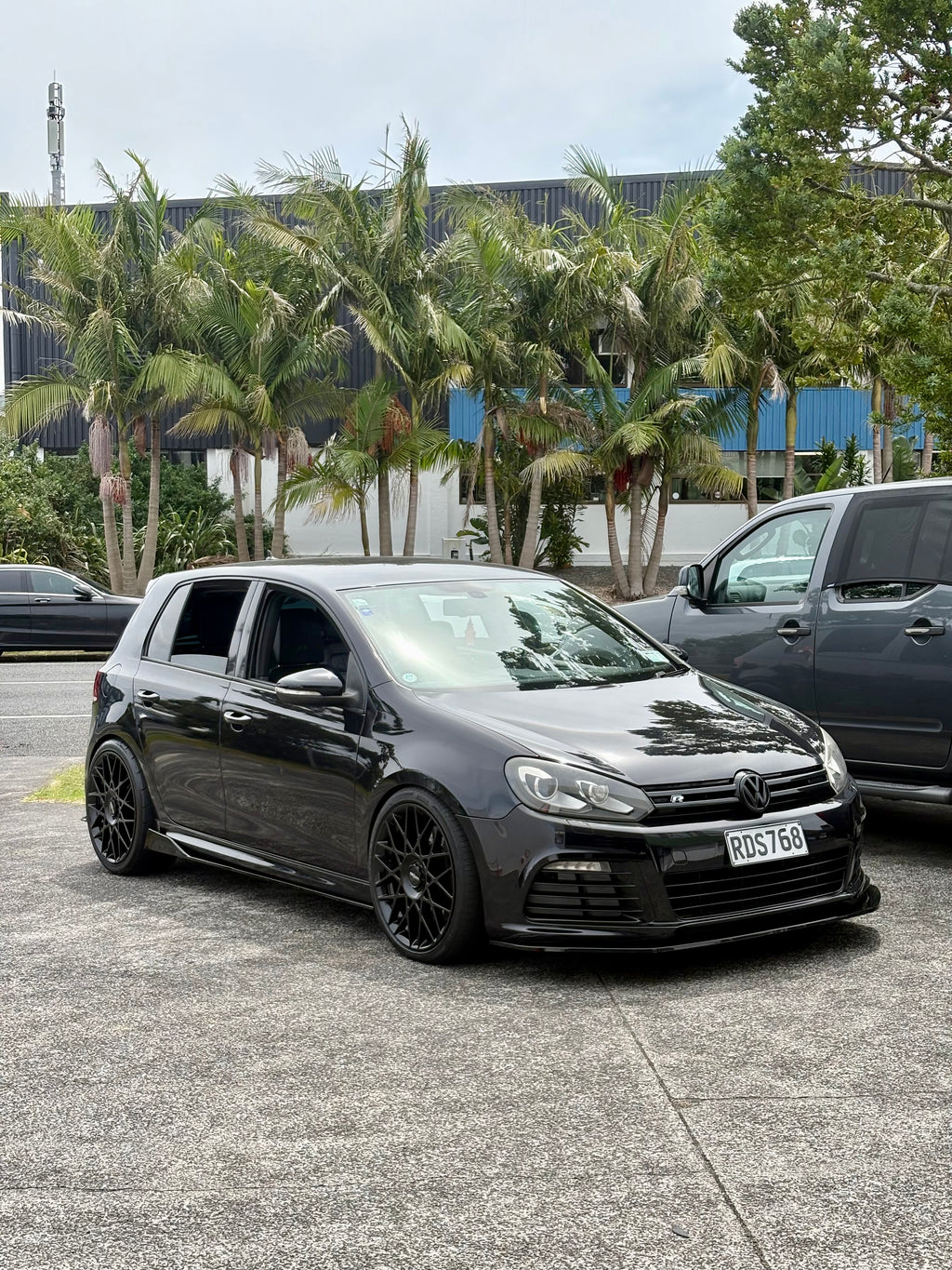 Volkswagen Golf Mk6 Front Splitter – Gloss Black