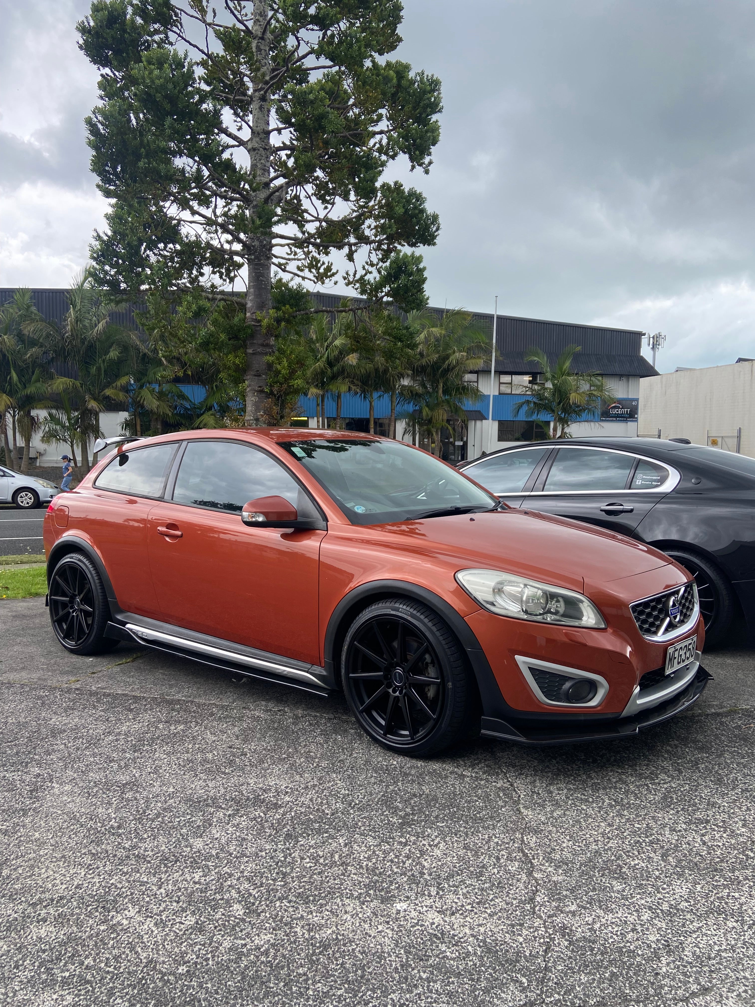 Hatchback/SUV/Wagon/Van Spoiler (Gloss Black)