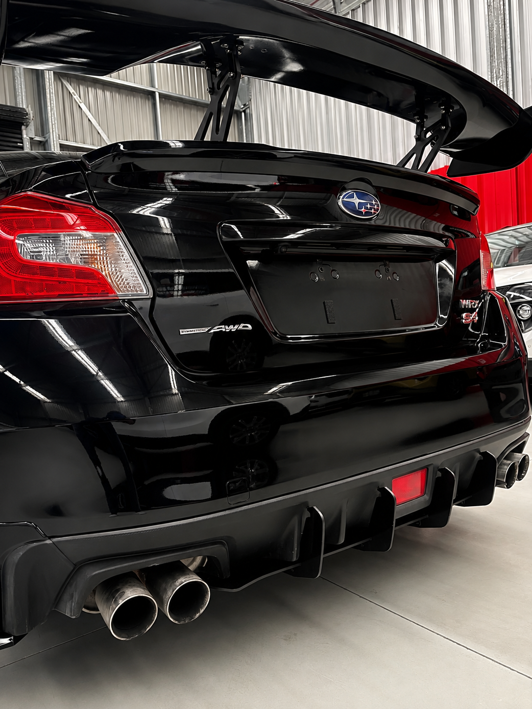 Xtensive 4-Fin Diffuser (Gloss Black)