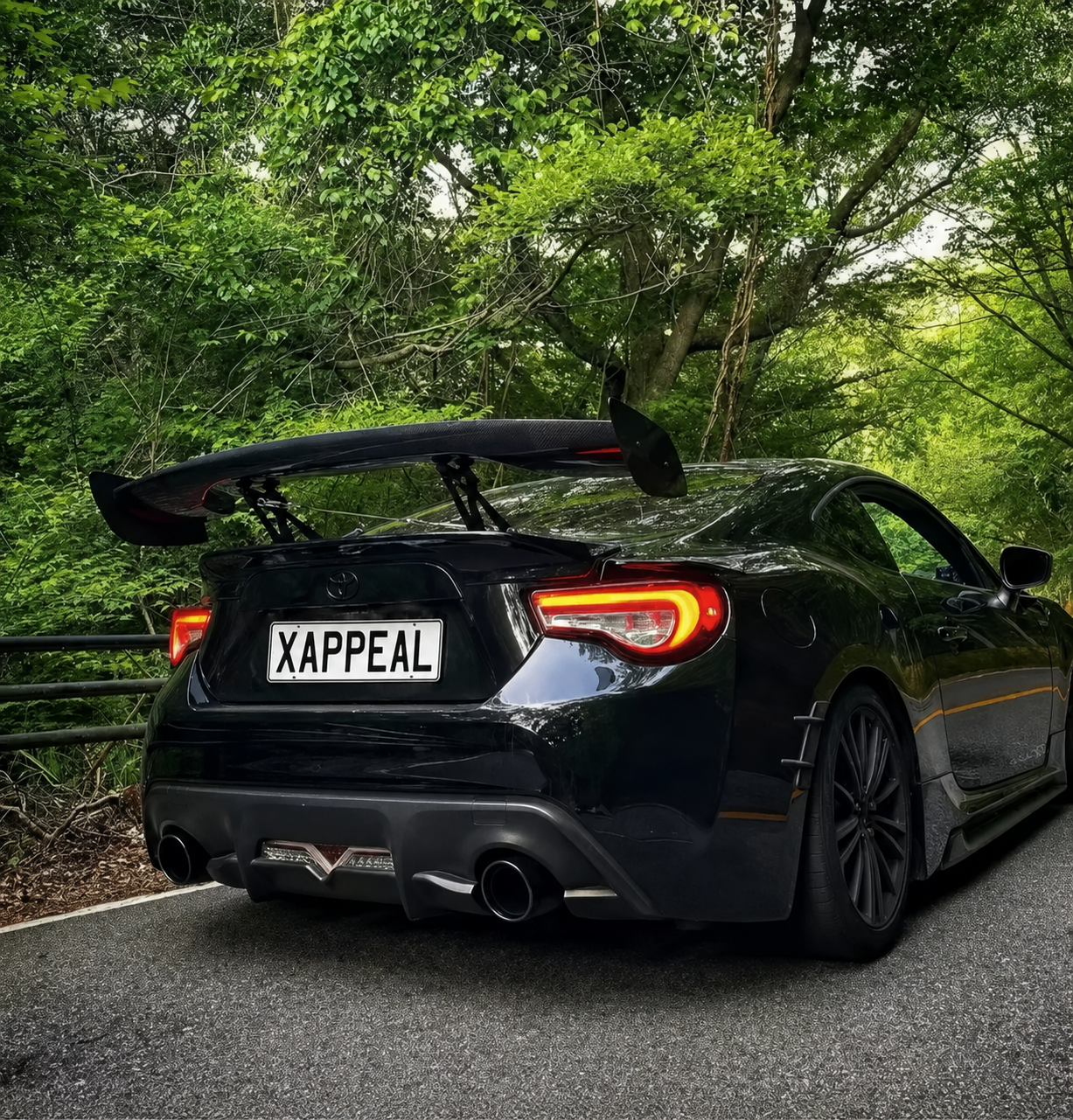 Grand Touring Wing Spoiler (Carbon Design)