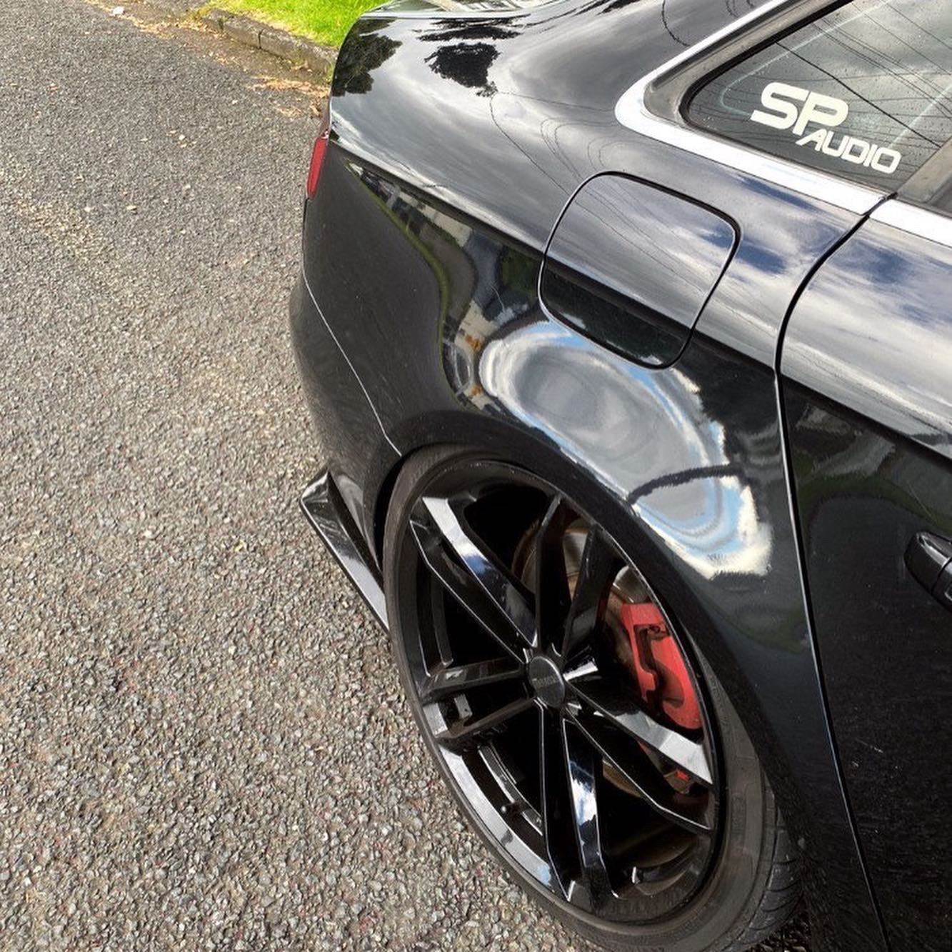 Rear Splitter - Universal (Gloss Black)